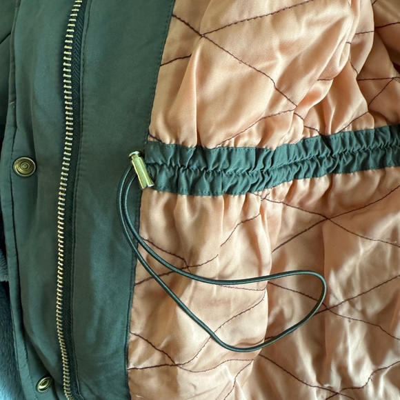 Scotch & Soda Arza Quilted Two-Tone Jacket in Olive and Khaki - Picture 9 of 9